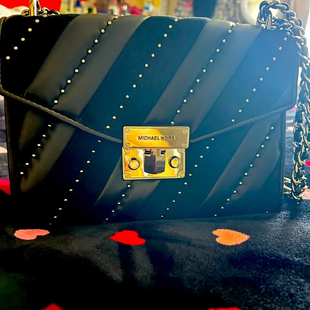 Authentic Michael Kors - Picture 1 of 5
